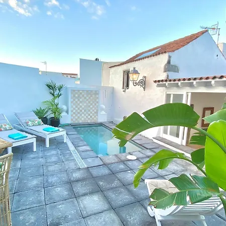 Semesterbostad Casa Malena Seafront And Private Pool
