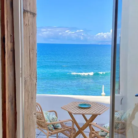 Feriehus Casa Malena Seafront And Private Pool