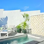 Casa Malena Seafront And Private Pool Holiday home *